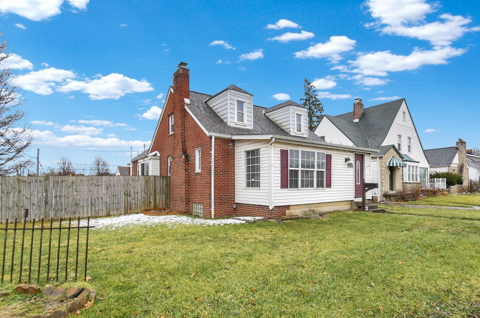 2720 High St, Columbus, OH 43207-3657