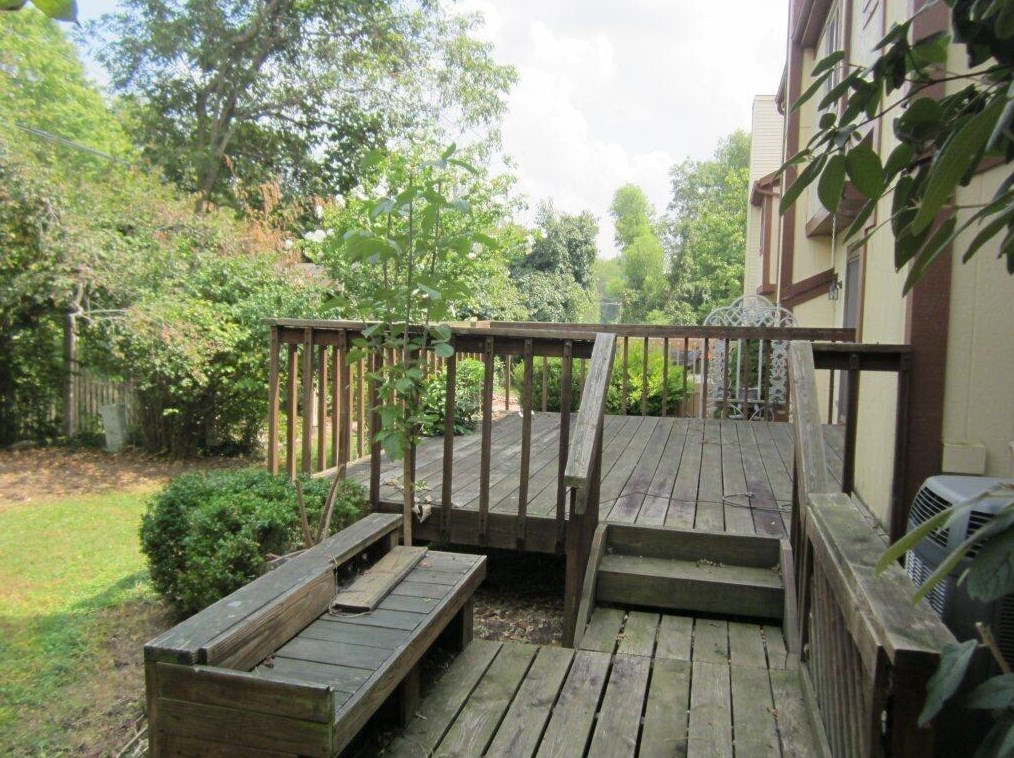 860 Tamara Dr, Columbus, OH 43230-3272