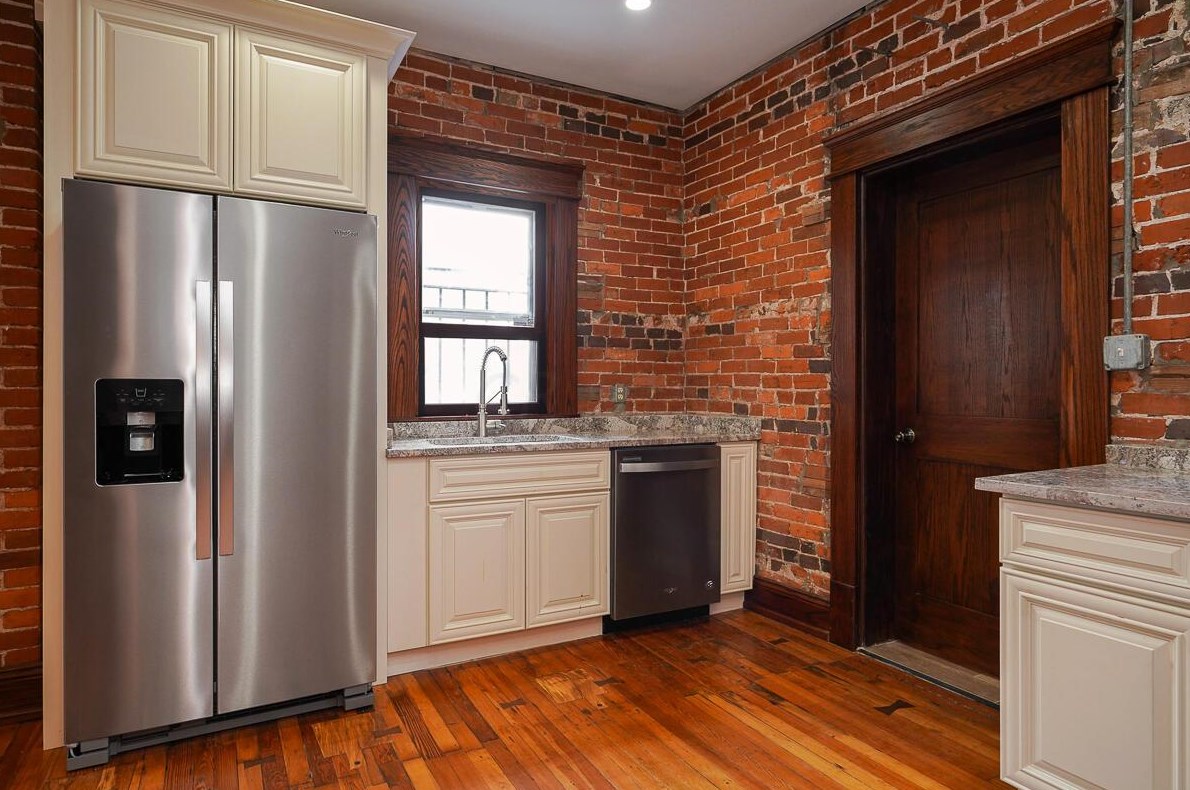 1557 High St, Columbus OH  43201-1154 exterior