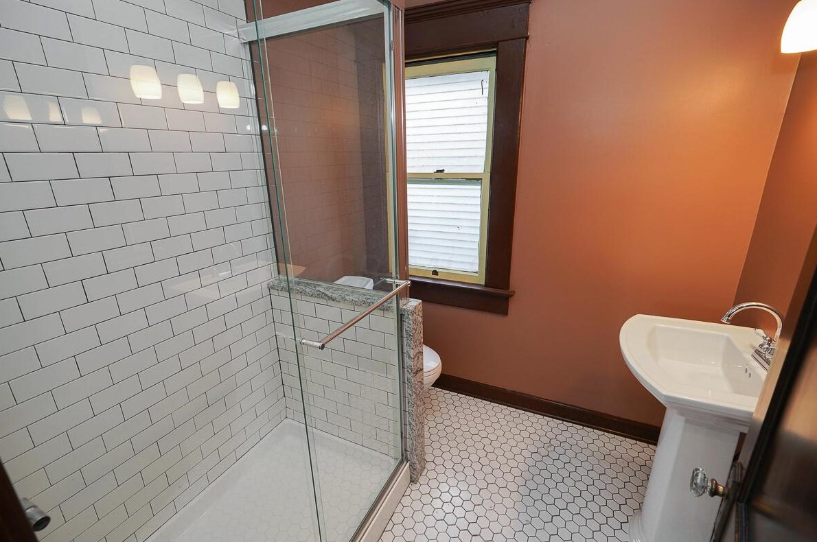 1557 High St, Columbus OH  43201-1154 exterior