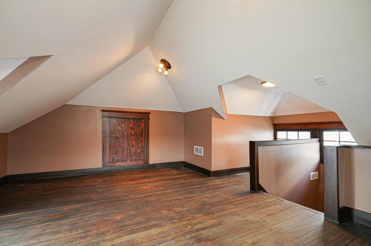 1557 High St, Columbus OH  43201-1154 exterior