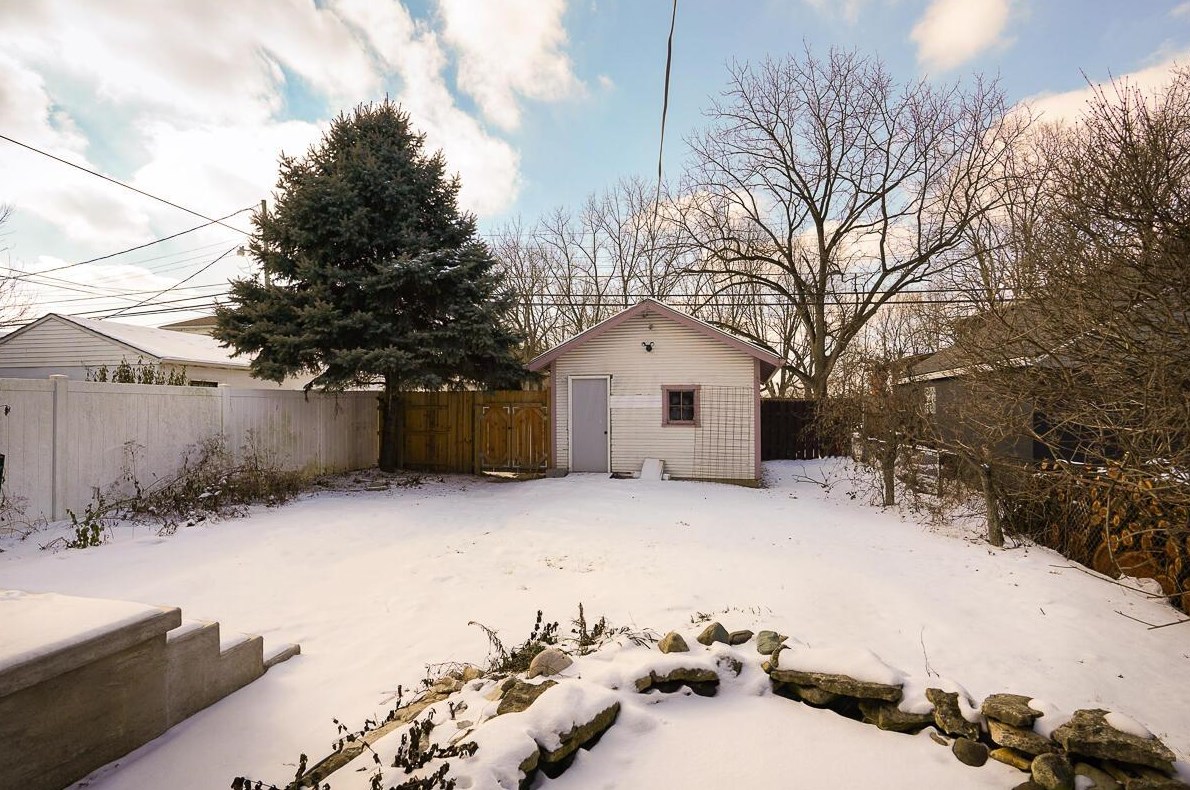 1557 High St, Columbus OH  43201-1154 exterior