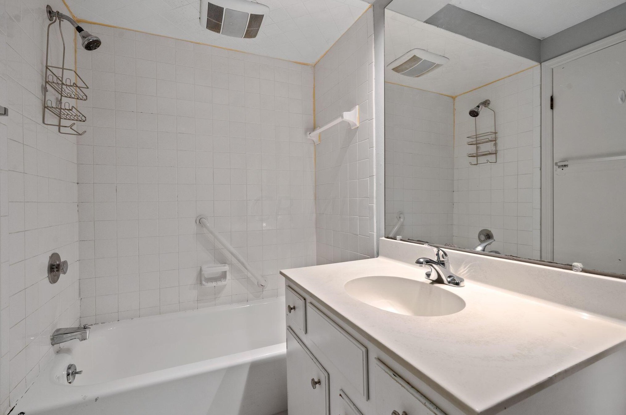 5123 Ranstead Ct, Columbus OH 43220-2545 exterior