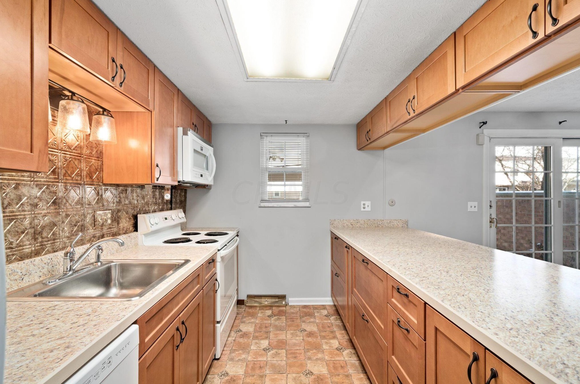 5123 Ranstead Ct, Columbus OH 43220-2545 exterior