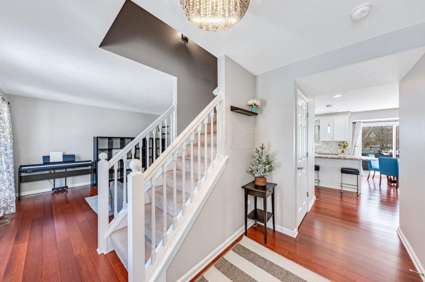 7919 Howell Dr, Westerville, OH 43081-8044