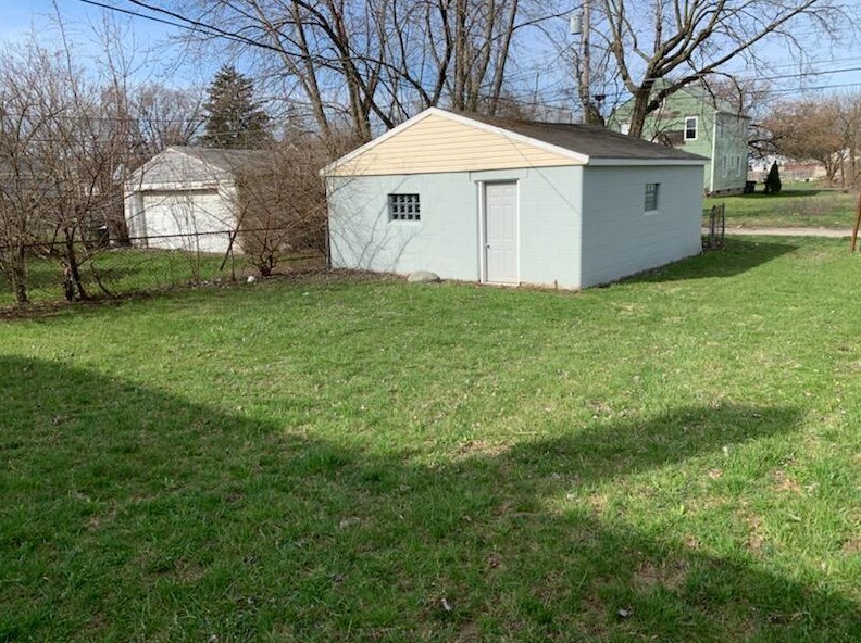2289 Hiawatha Park Dr, Columbus, OH 43211-2035