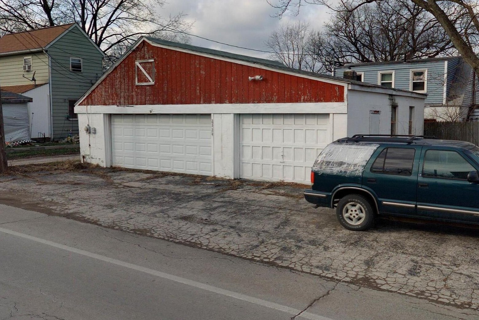 2324 Valleyview Dr, Columbus, OH 43204-3456