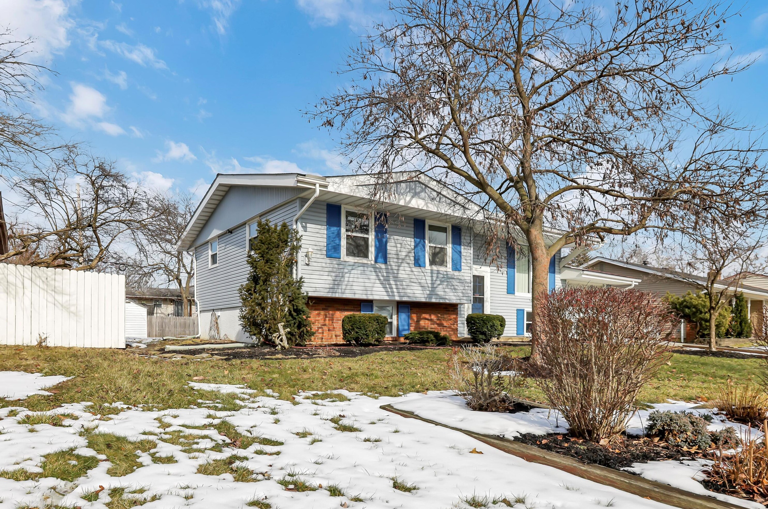 1338 Tiverton Sq, Columbus, OH 43229-1961