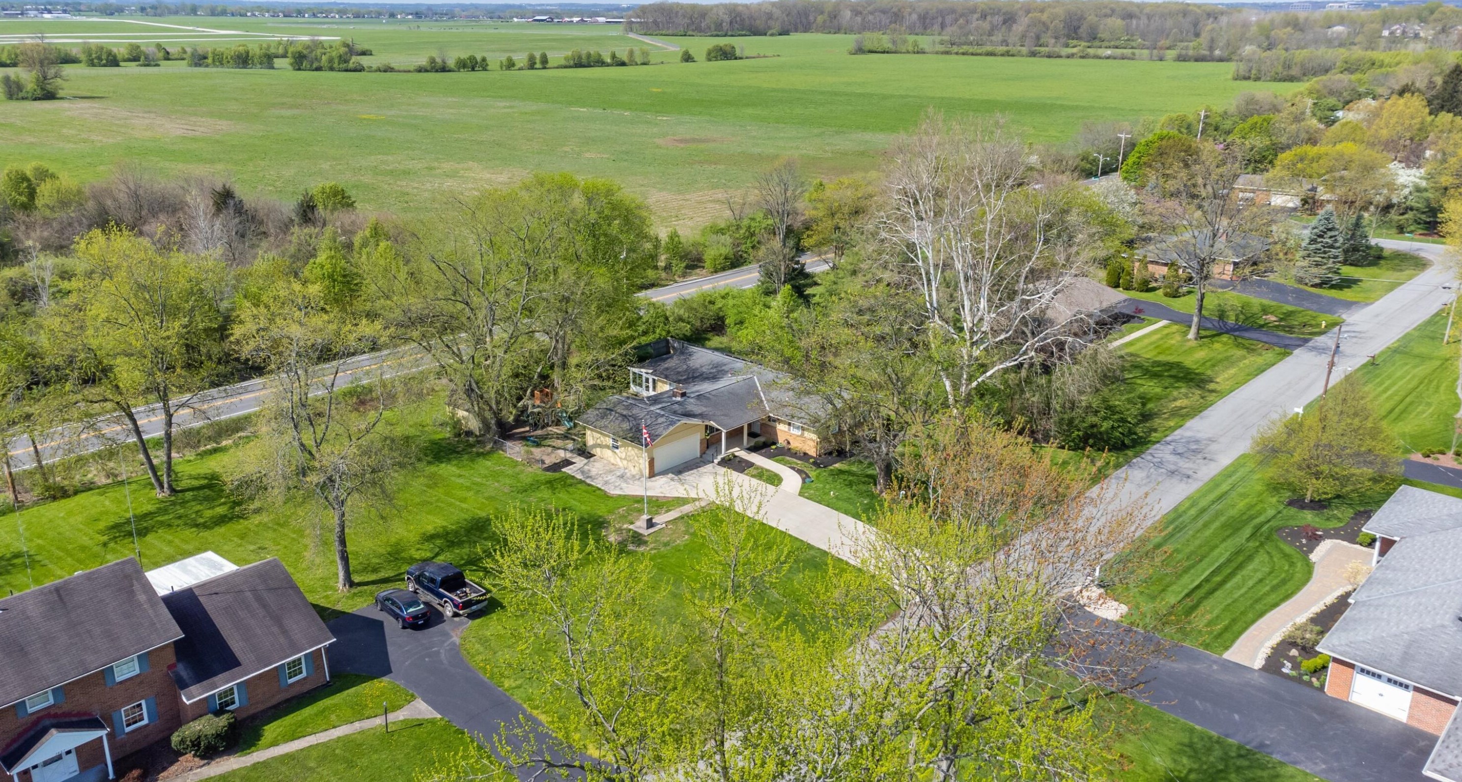 3047 Brookdown Dr, Columbus, OH 43235-2703
