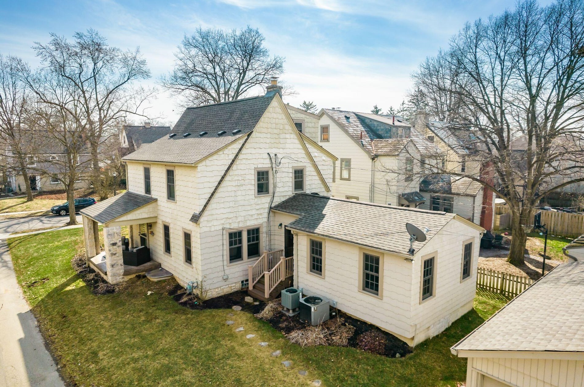 125 Stanwood Rd, Columbus OH 43209-1109 exterior