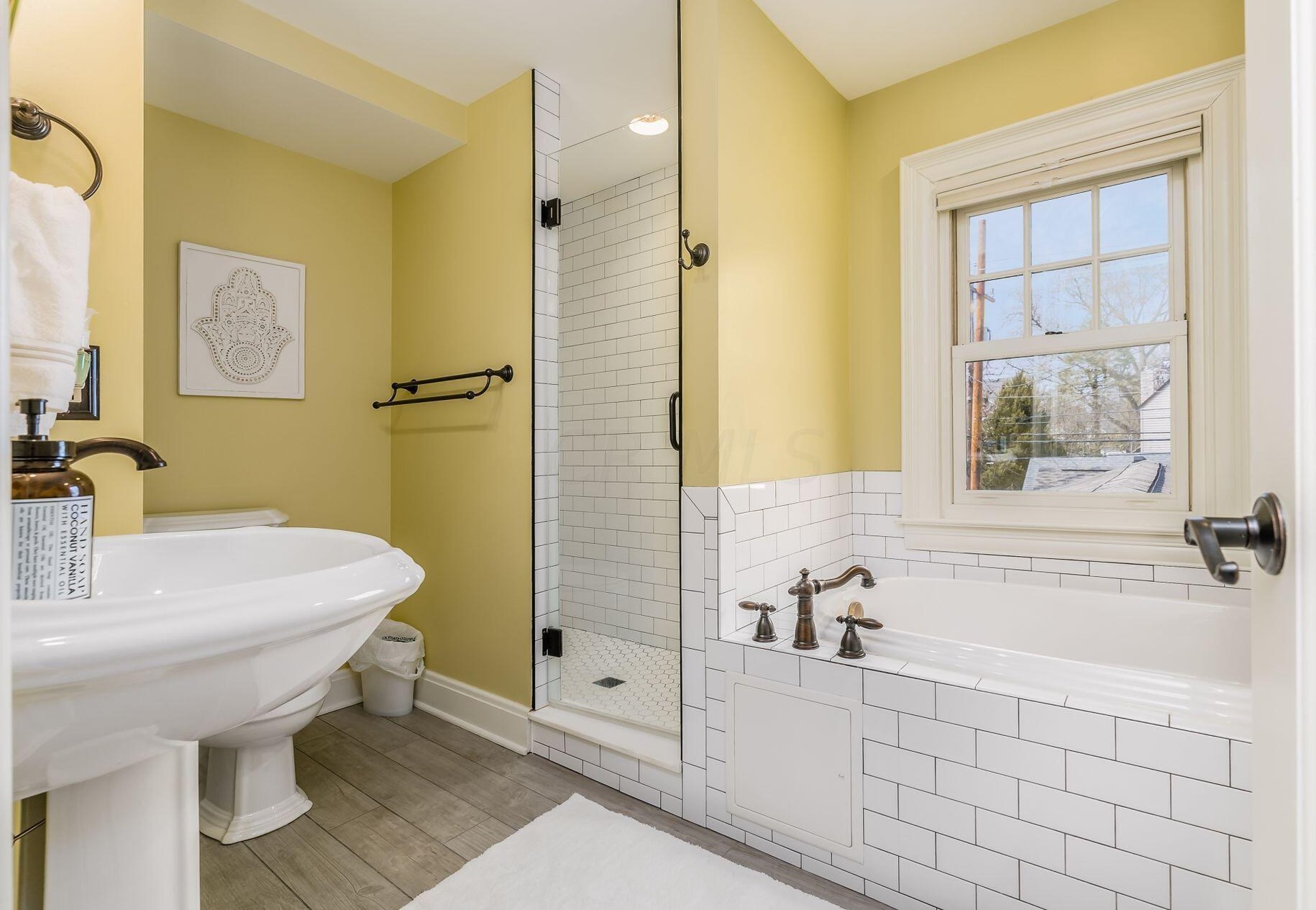 125 Stanwood Rd, Columbus OH 43209-1109 exterior