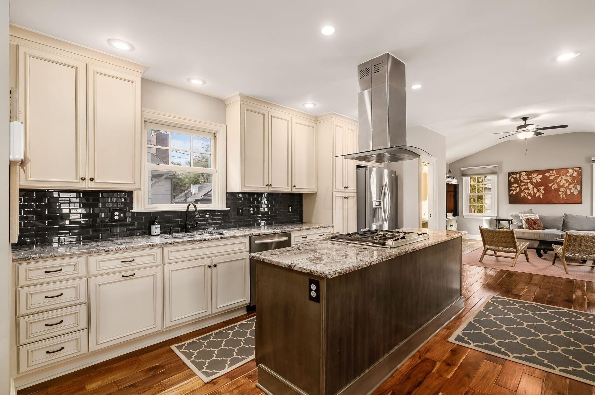 125 Stanwood Rd, Columbus OH 43209-1109 exterior