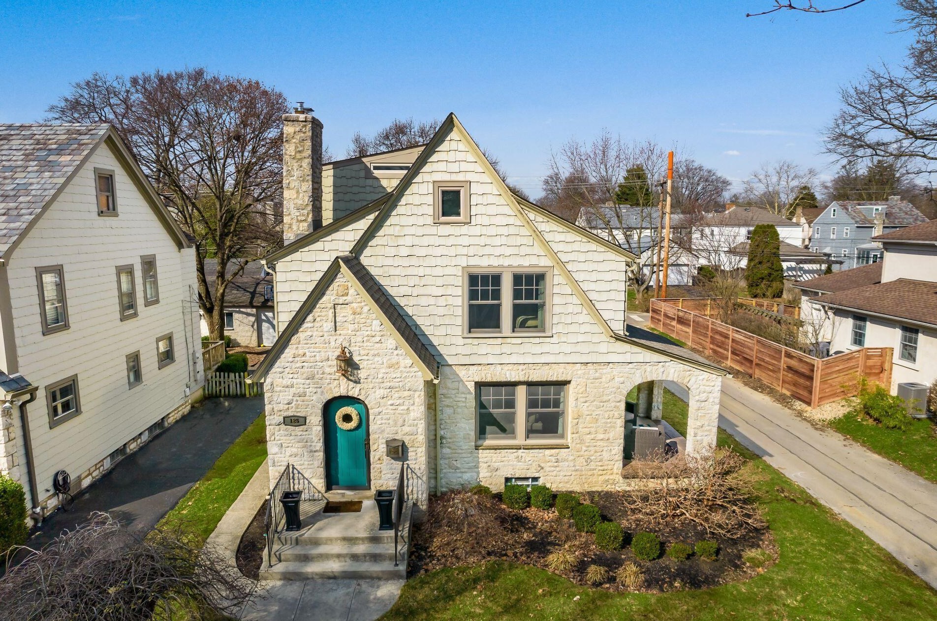 125 Stanwood Rd, Columbus OH 43209-1109 exterior