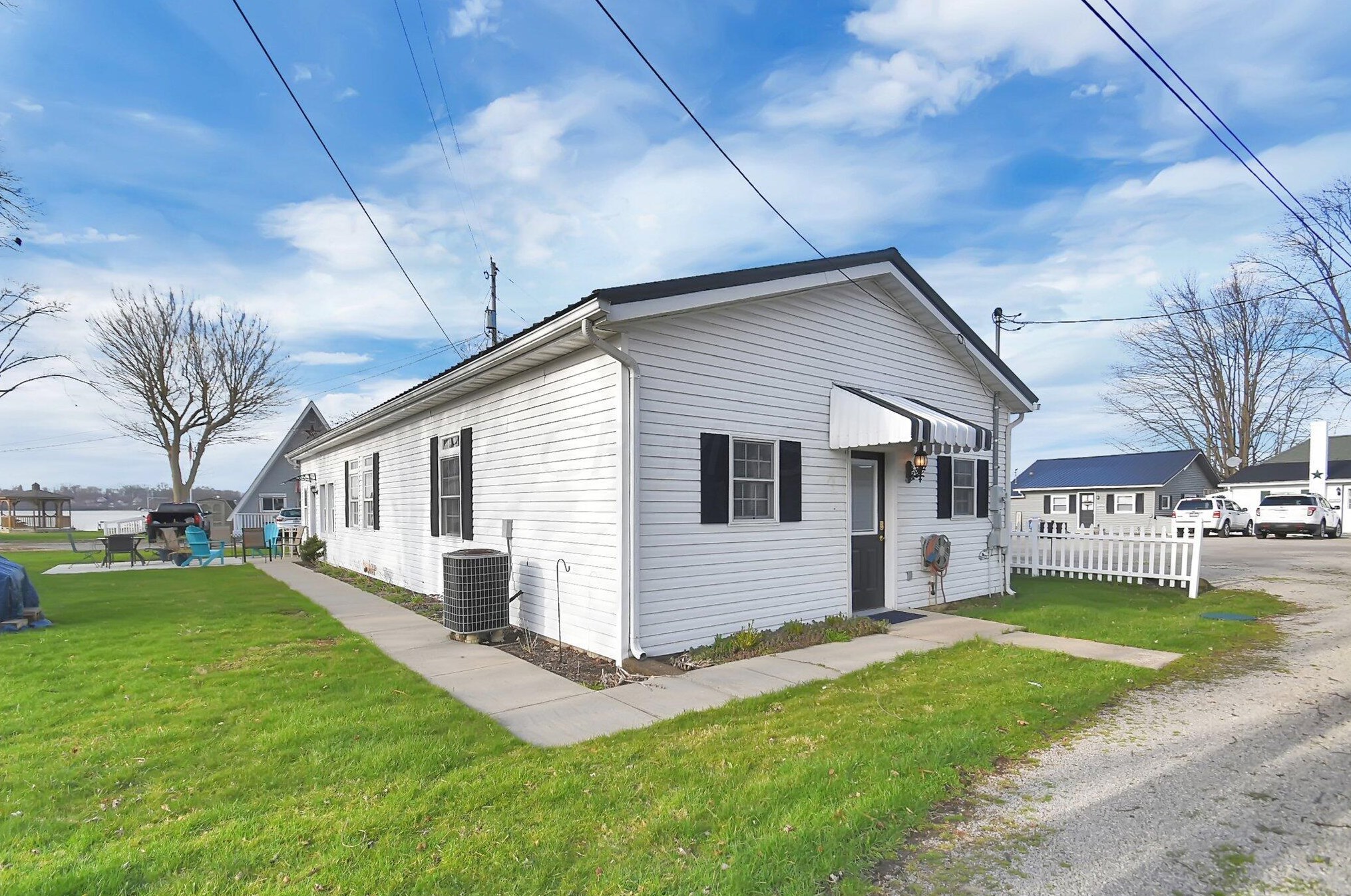 13969 Custers Point Rd, Thornville OH  43076-9244 exterior