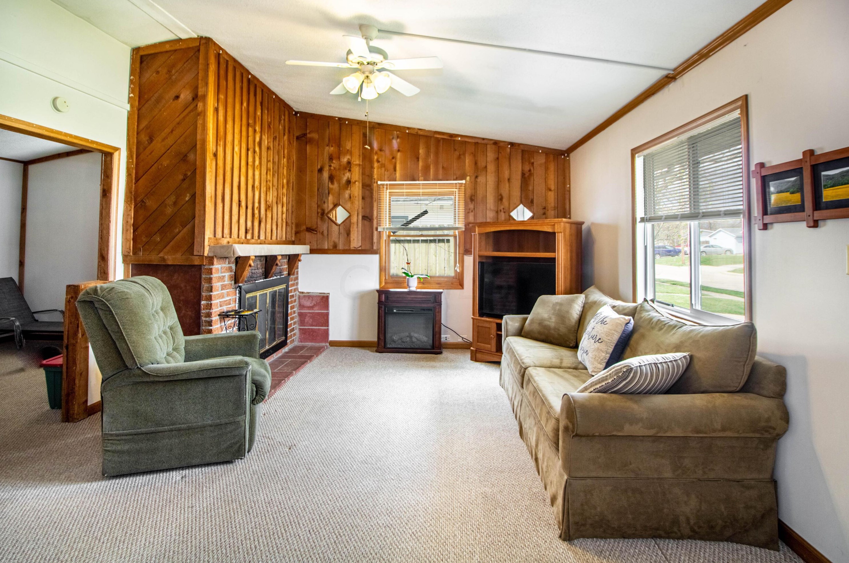 230 Galewood Dr, New Carlisle, OH 45344-1307