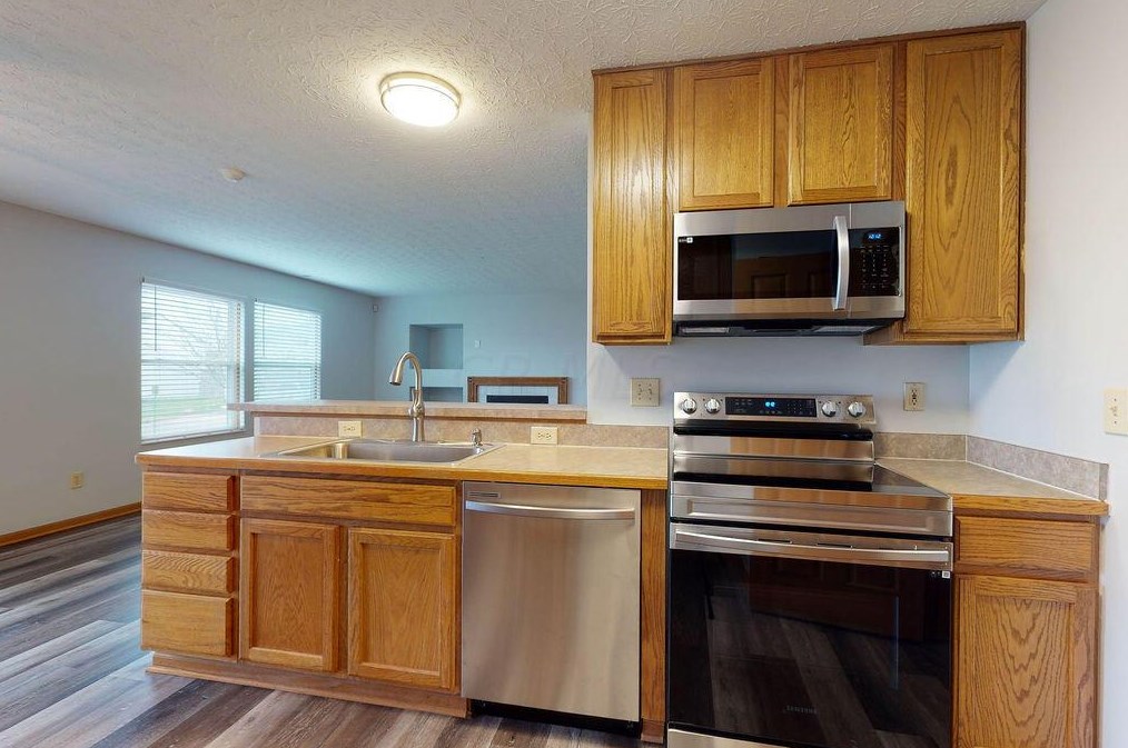 3044 Kings Realm Ave, Columbus OH 43232-5497 exterior