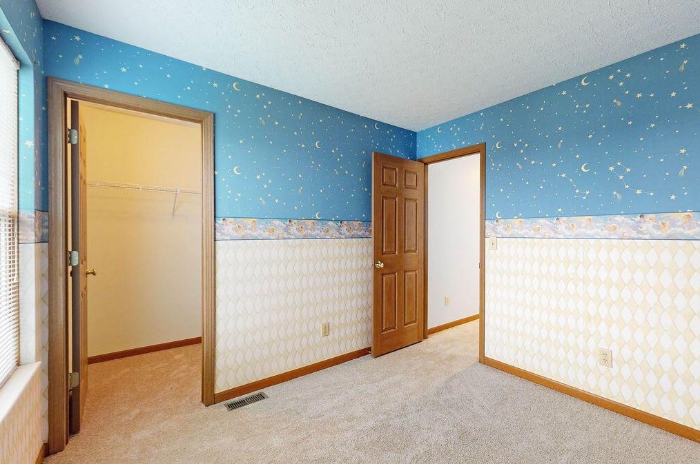 3044 Kings Realm Ave, Columbus OH 43232-5497 exterior