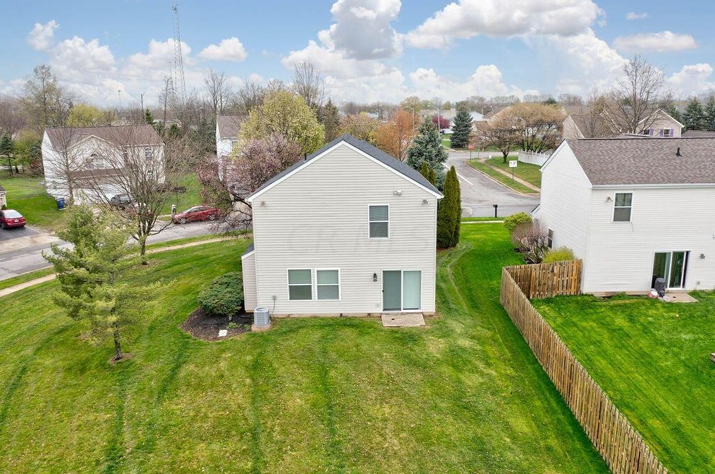 3044 Kings Realm Ave, Columbus OH 43232-5497 exterior