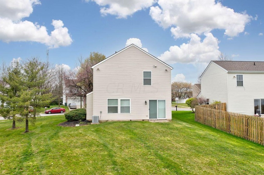 3044 Kings Realm Ave, Columbus OH 43232-5497 exterior