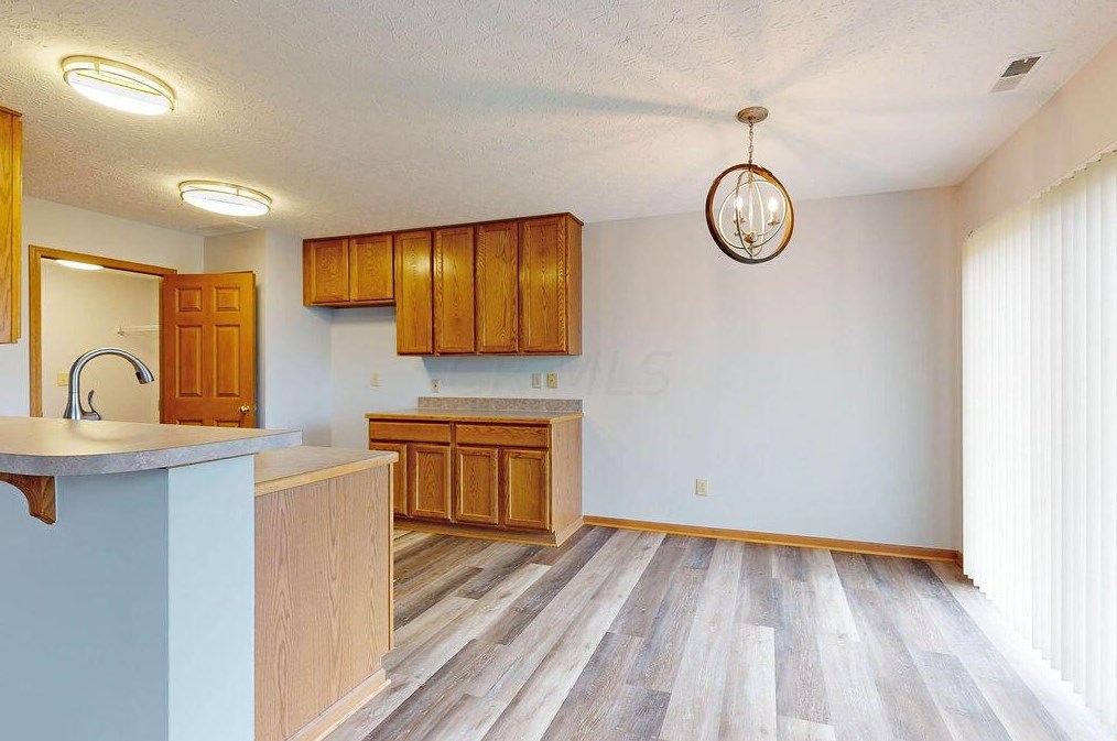 3044 Kings Realm Ave, Columbus OH 43232-5497 exterior