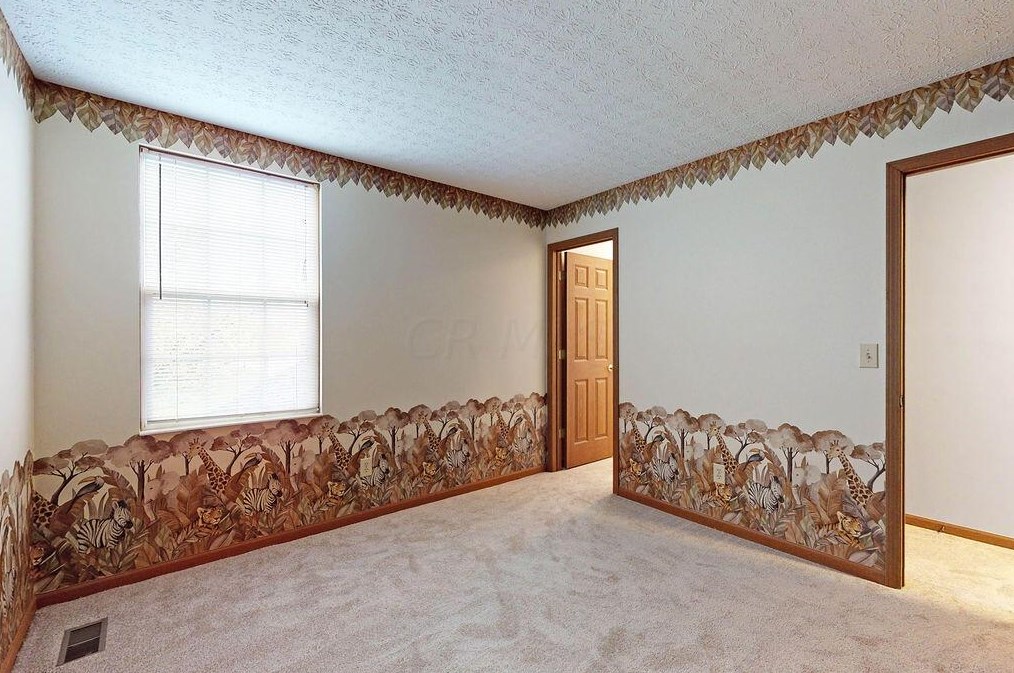 3044 Kings Realm Ave, Columbus OH 43232-5497 exterior