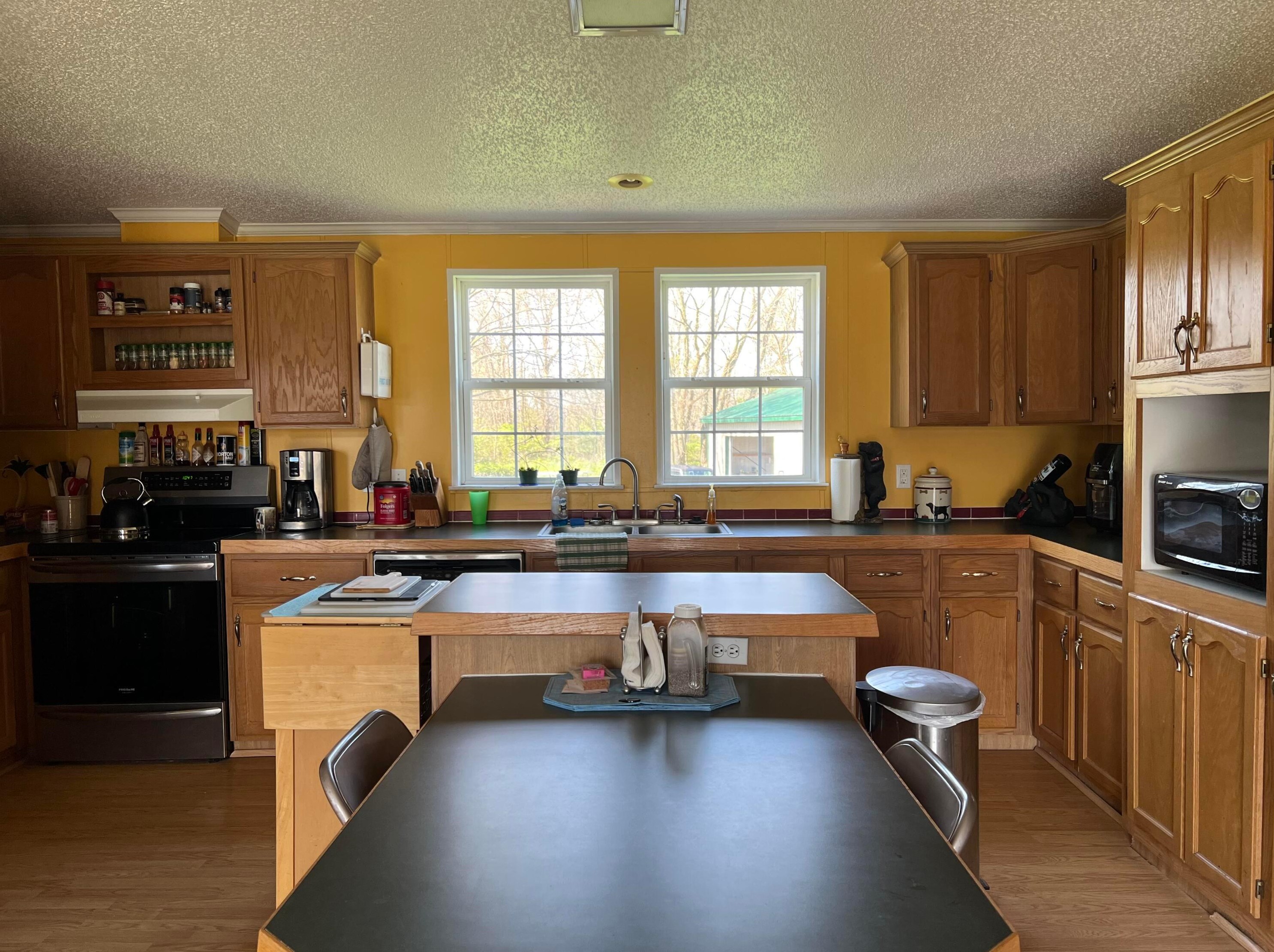 12400 Custers Point Rd, Thornville, OH 43076-8114