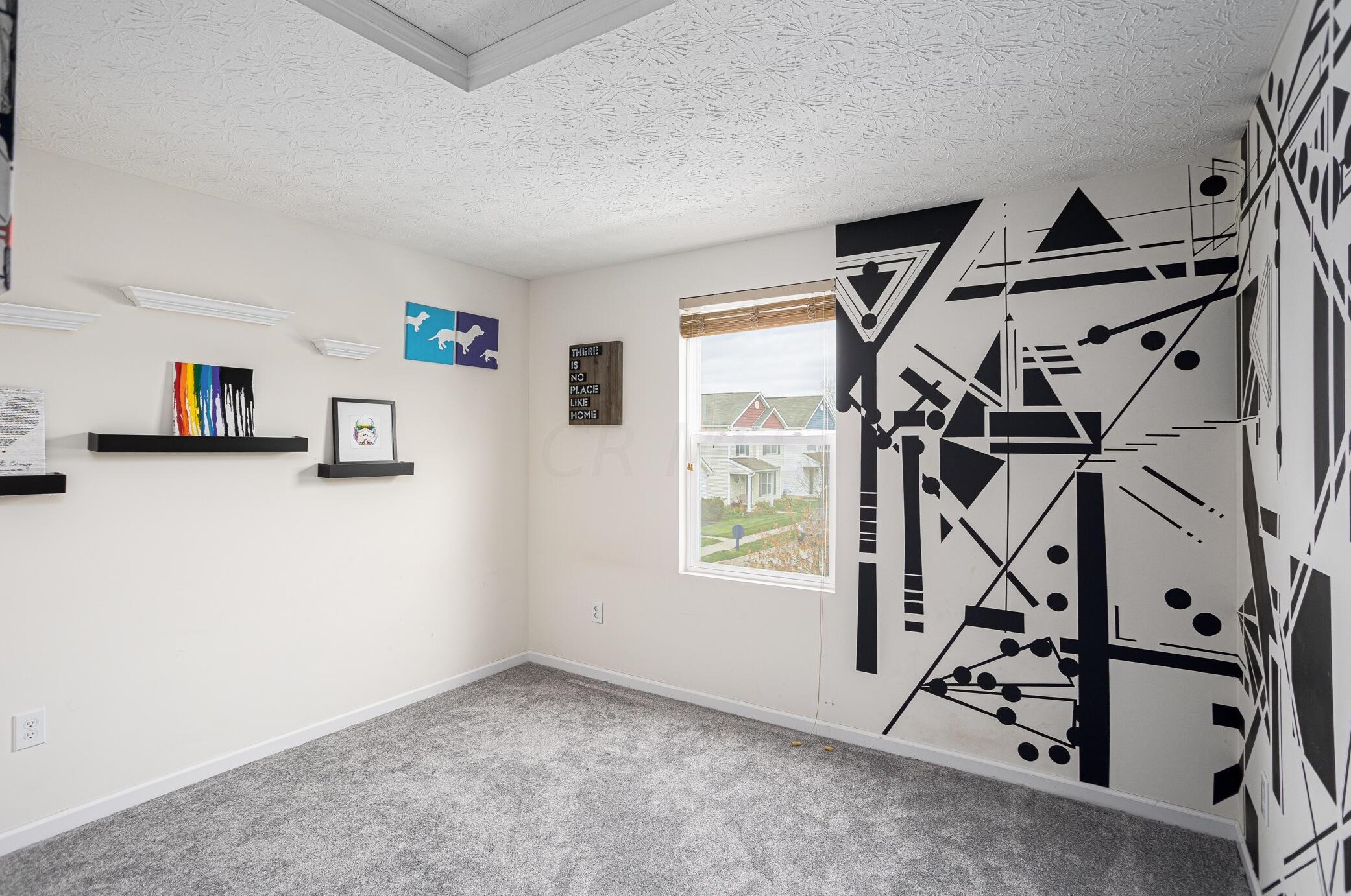 2827 Ballyvaughn Dr, Columbus OH 43219-6503 exterior