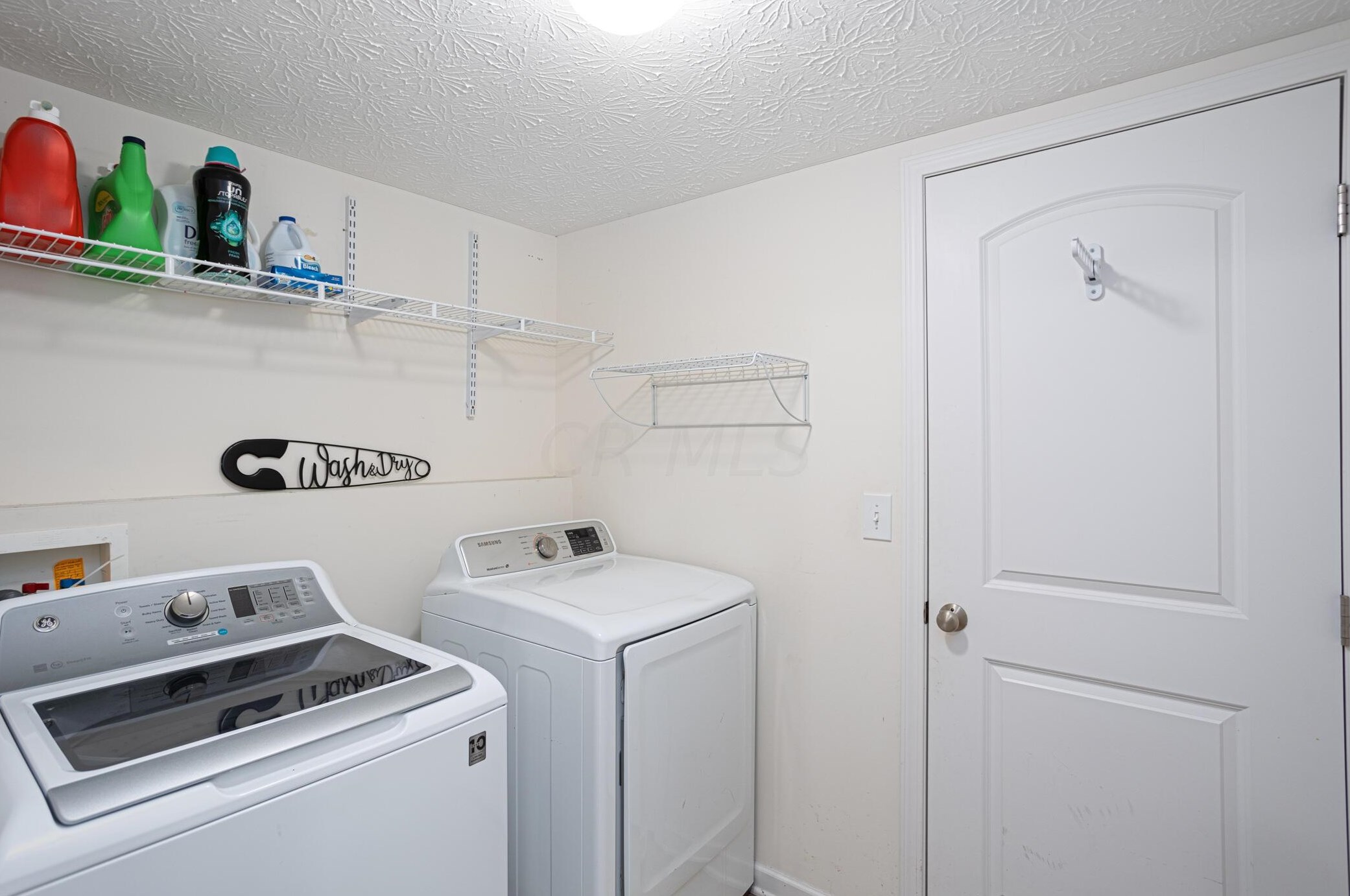 2827 Ballyvaughn Dr, Columbus OH 43219-6503 exterior