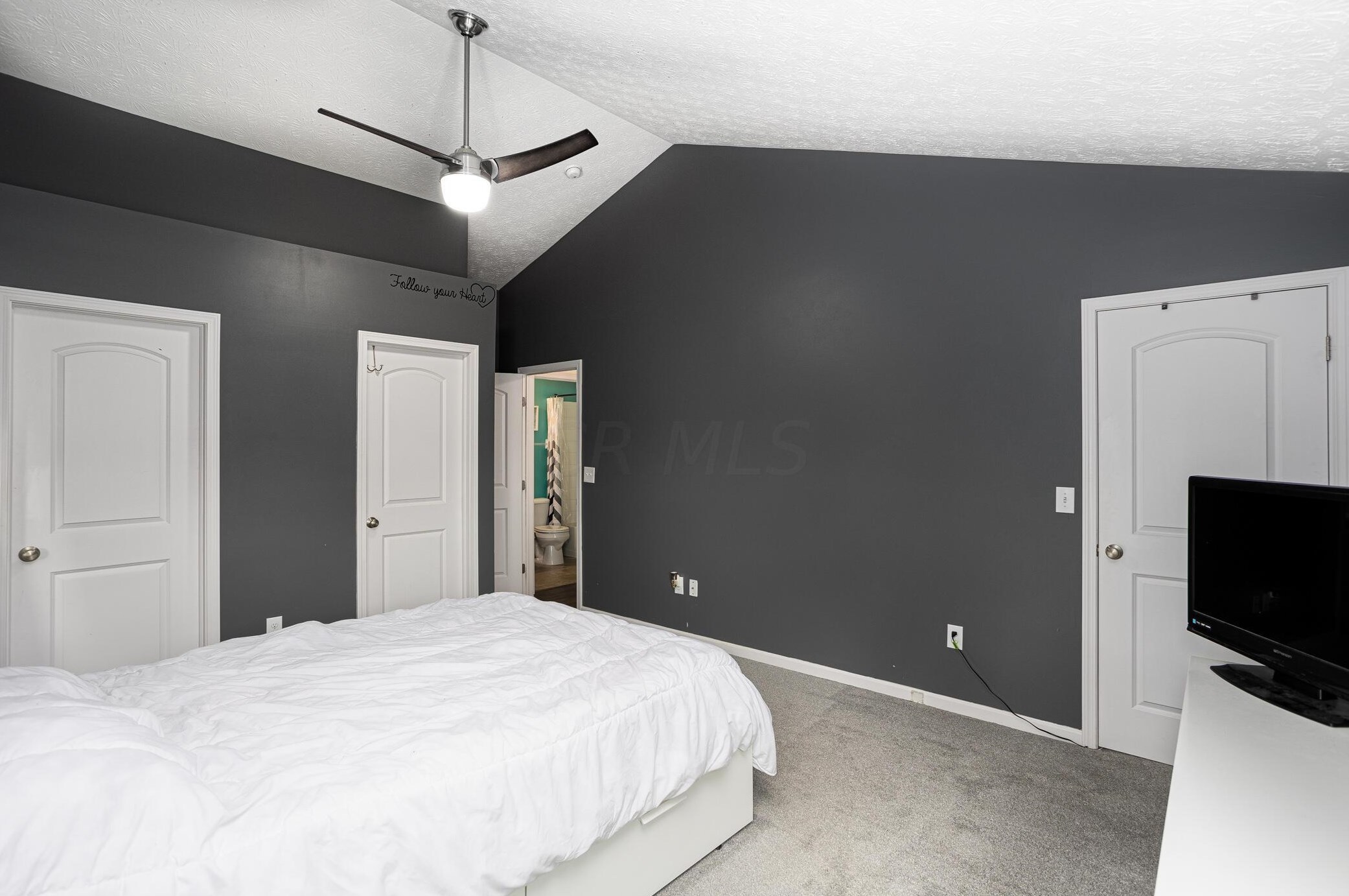 2827 Ballyvaughn Dr, Columbus OH 43219-6503 exterior