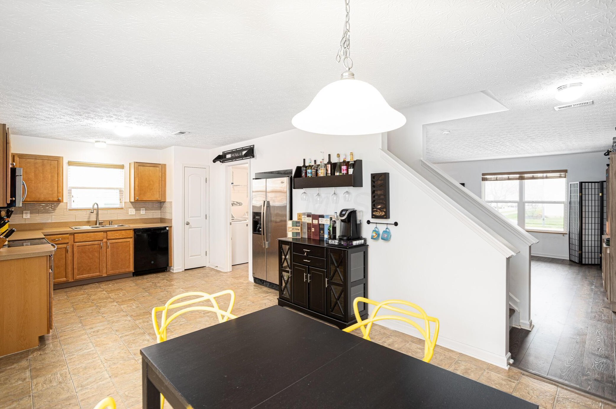 2827 Ballyvaughn Dr, Columbus OH 43219-6503 exterior