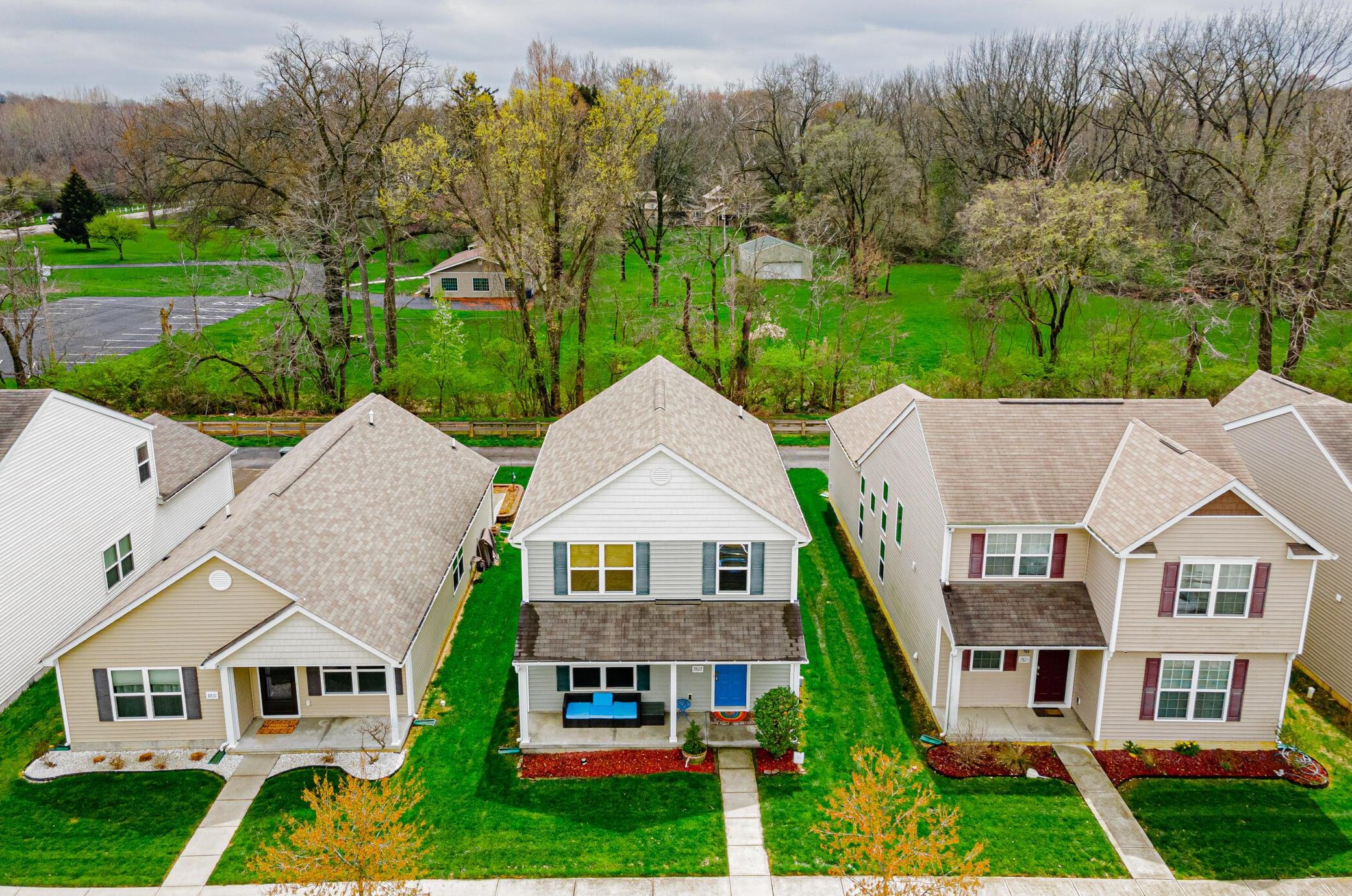 2827 Ballyvaughn Dr, Columbus OH 43219-6503 exterior