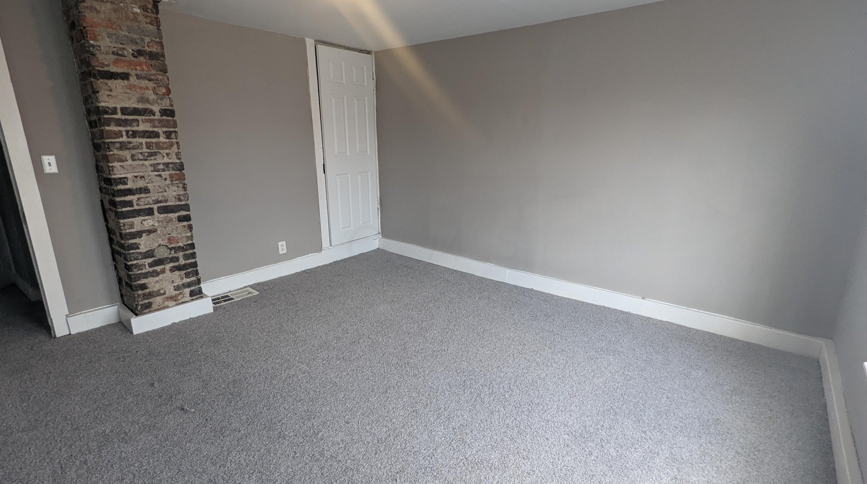 1033 Scott St, Columbus OH  43222-1211 exterior