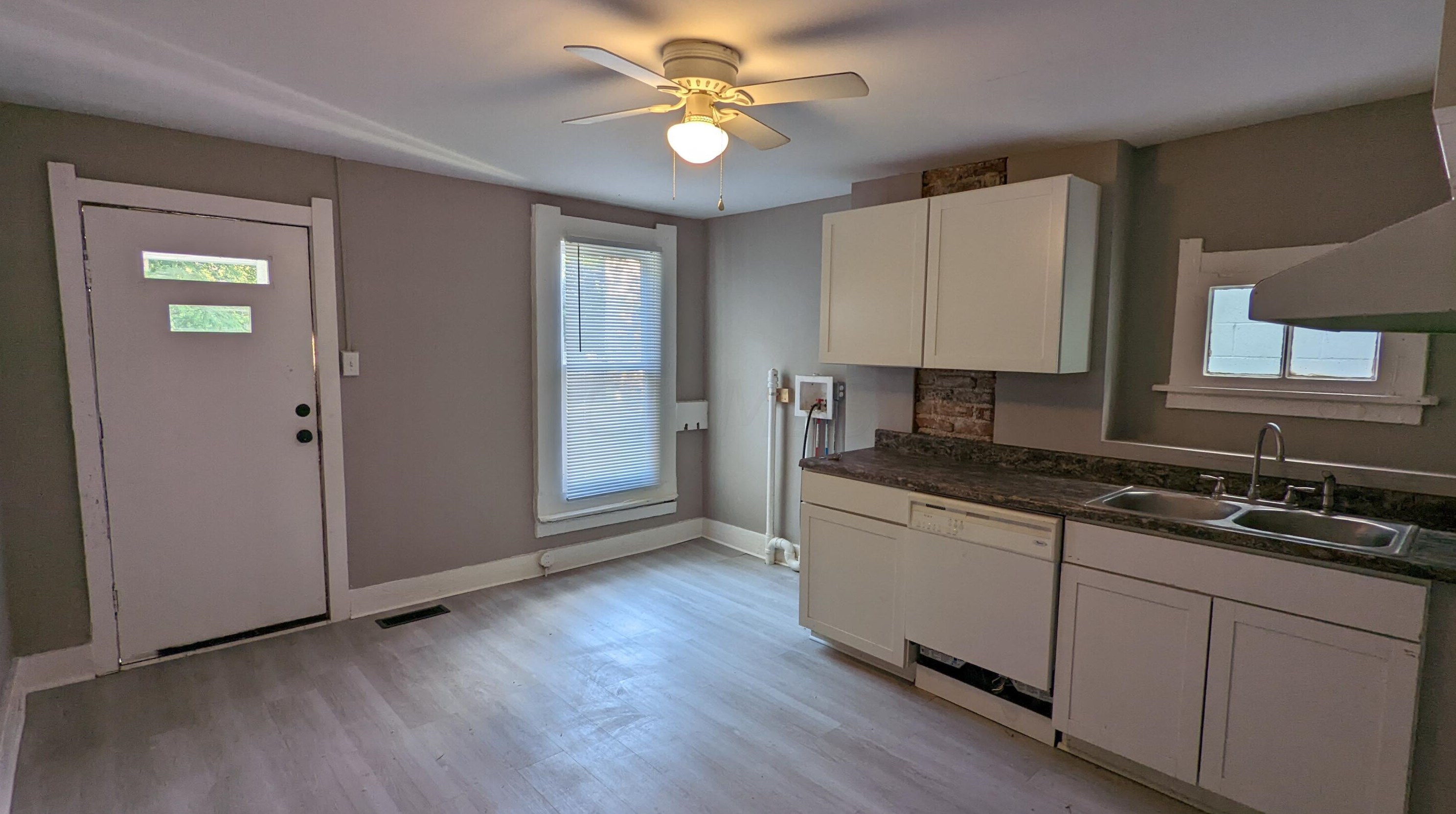 1033 Scott St, Columbus OH  43222-1211 exterior