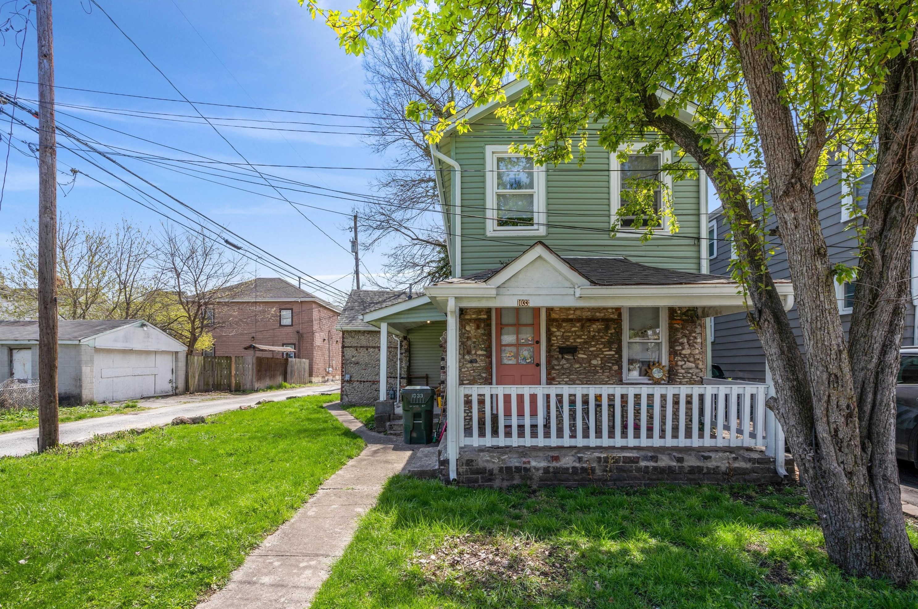 1033 Scott St, Columbus OH  43222-1211 exterior