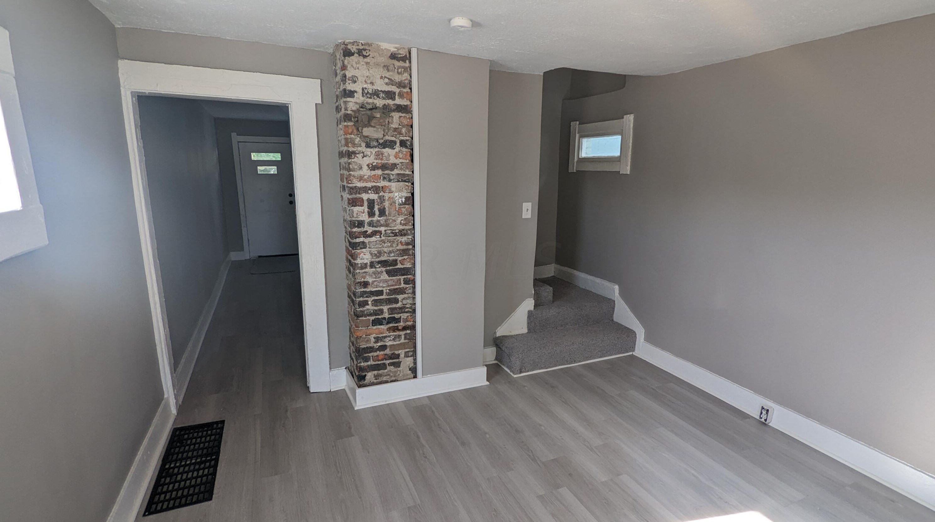 1033 Scott St, Columbus OH  43222-1211 exterior