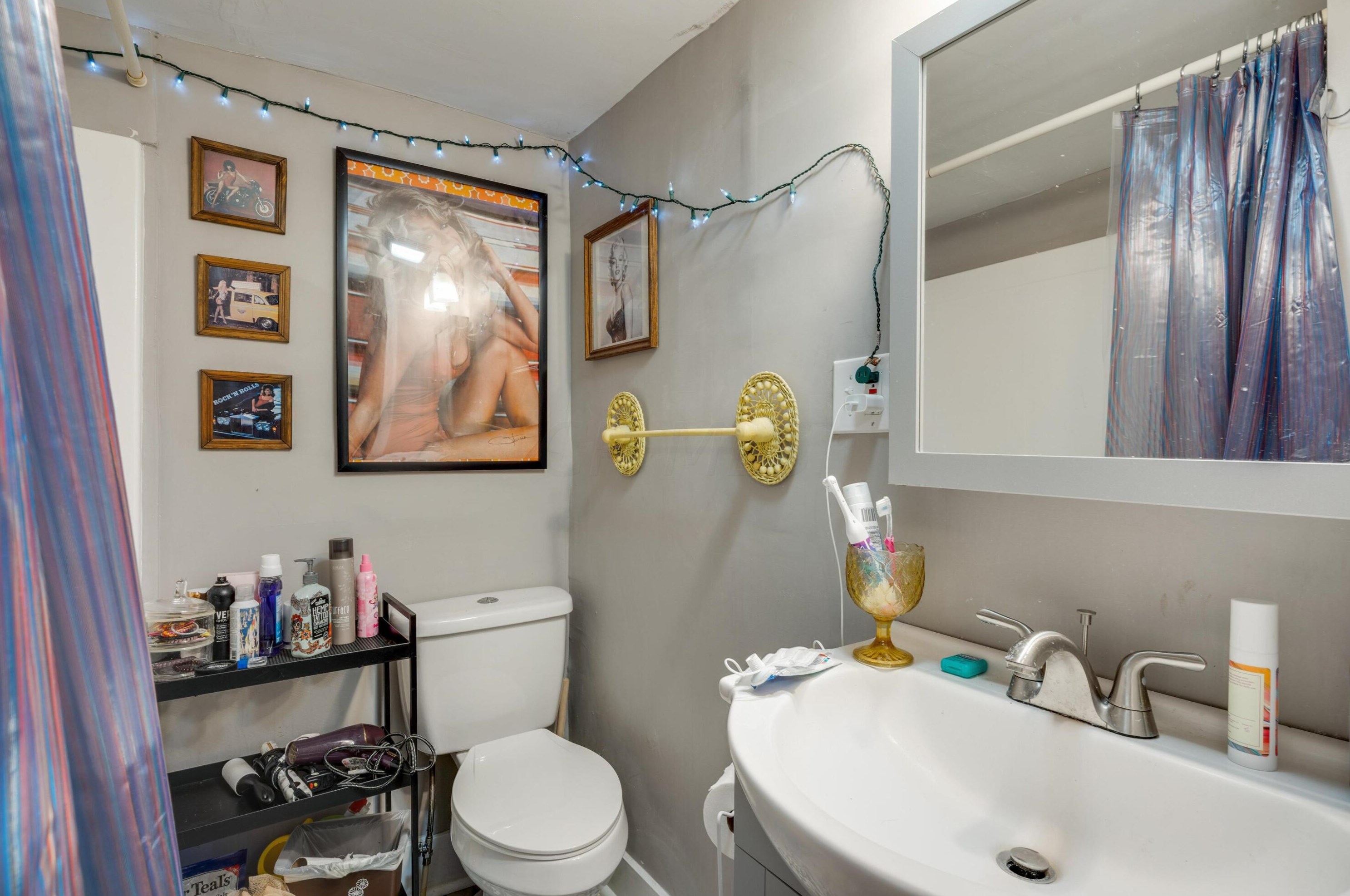 1033 Scott St, Columbus OH  43222-1211 exterior