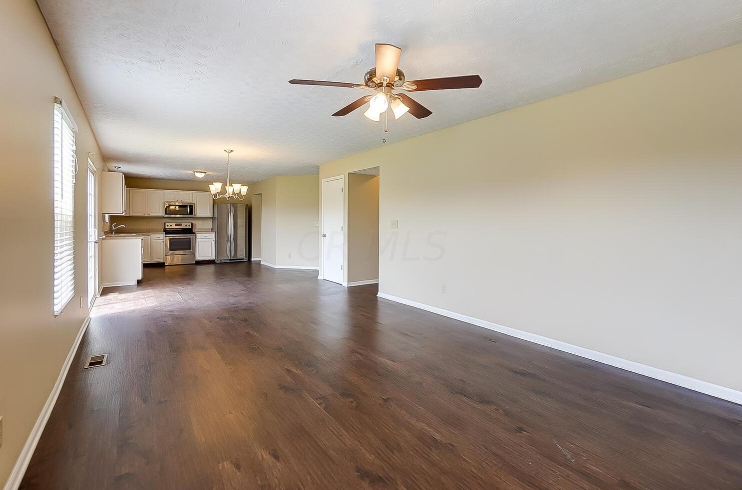 6515 Ashbrook Vlg Dr, Cnl Wnchstr OH 43110 exterior