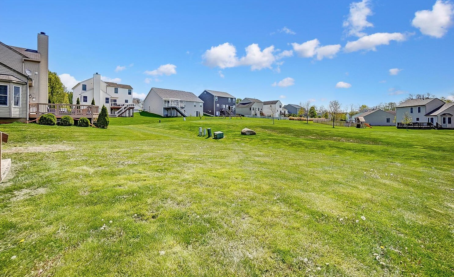 6515 Ashbrook Vlg Dr, Cnl Wnchstr OH 43110 exterior