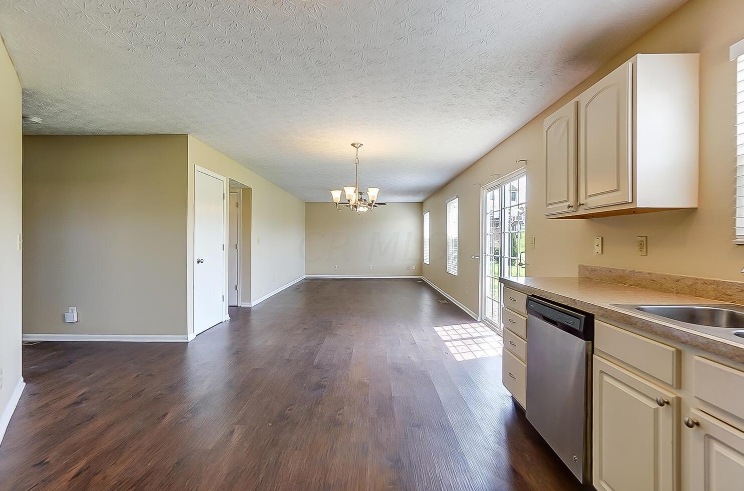 6515 Ashbrook Vlg Dr, Cnl Wnchstr OH 43110 exterior