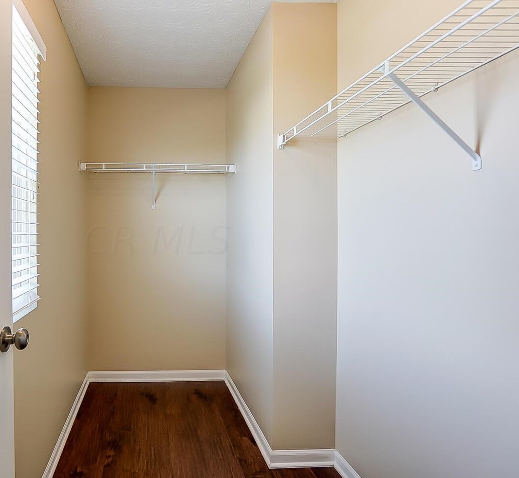 6515 Ashbrook Vlg Dr, Cnl Wnchstr OH 43110 exterior