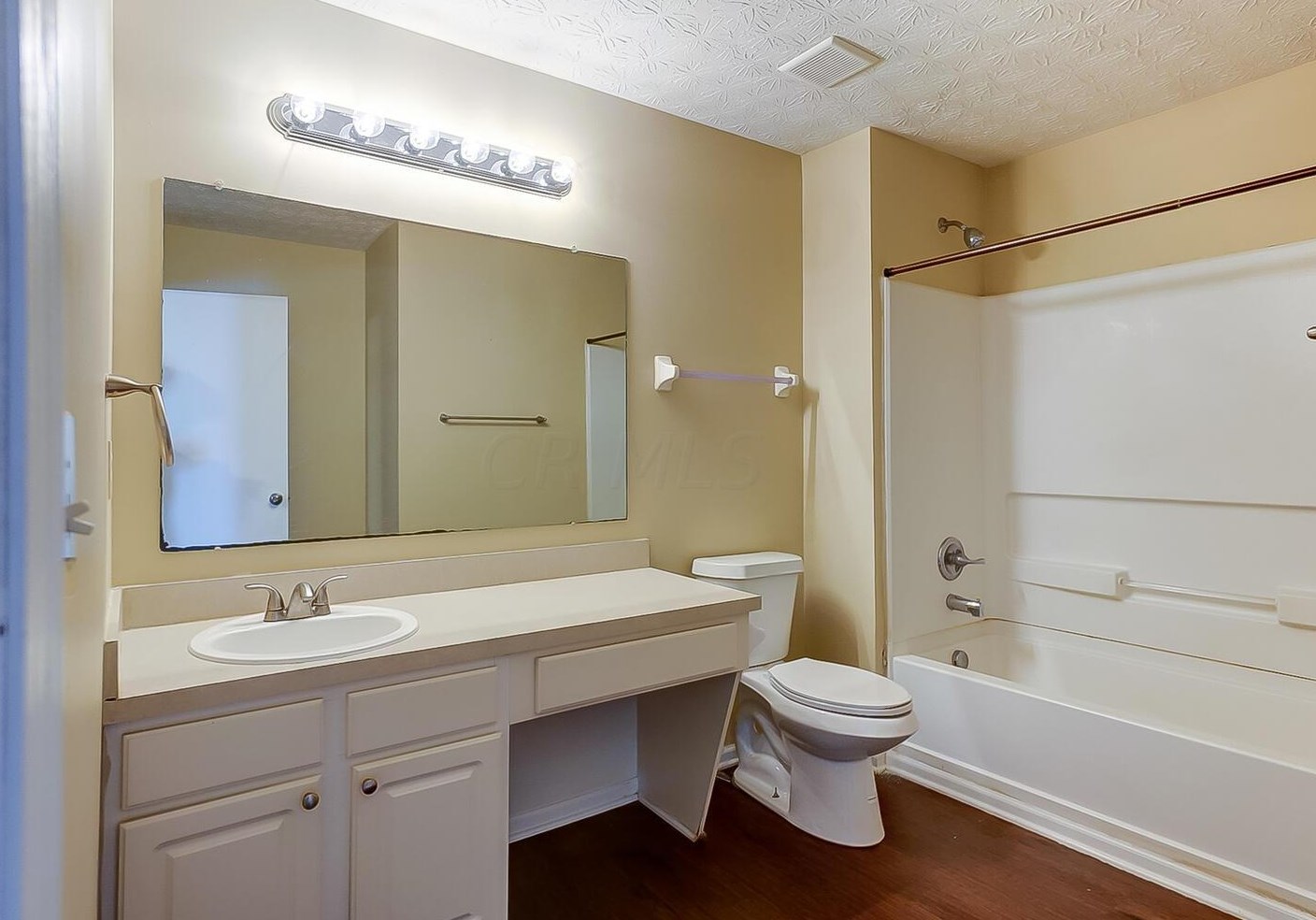 6515 Ashbrook Vlg Dr, Cnl Wnchstr OH 43110 exterior