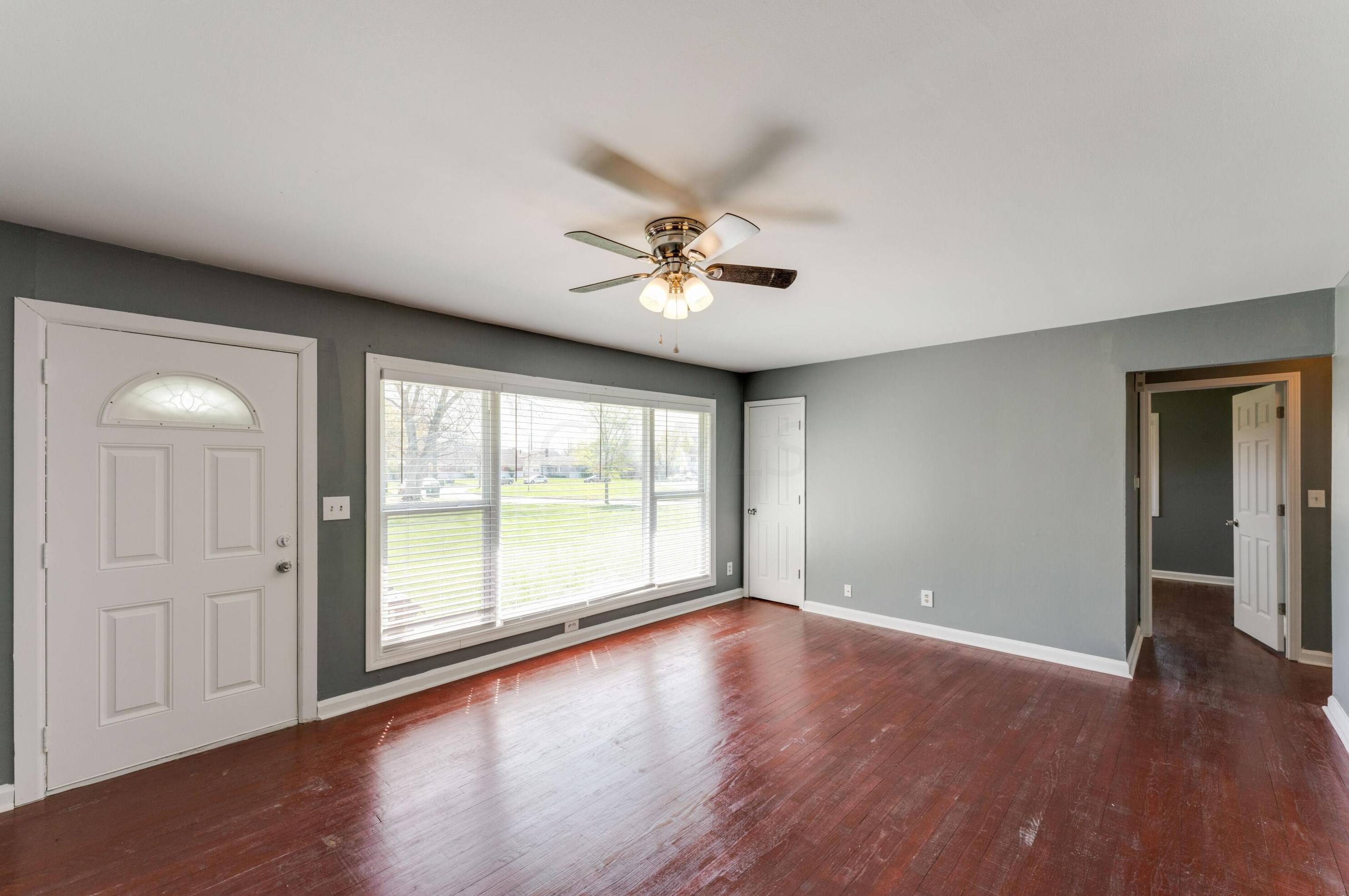 2986 Moreland Dr, Columbus, OH 43209-3161