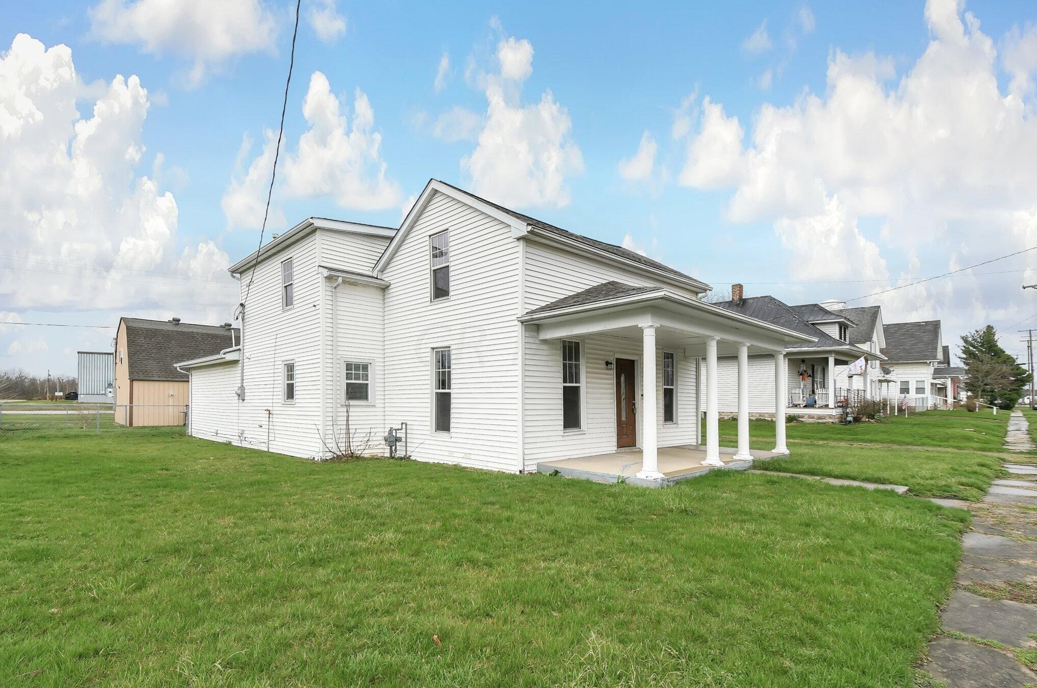 154 High St, Mount Sterling, OH 43143-1006