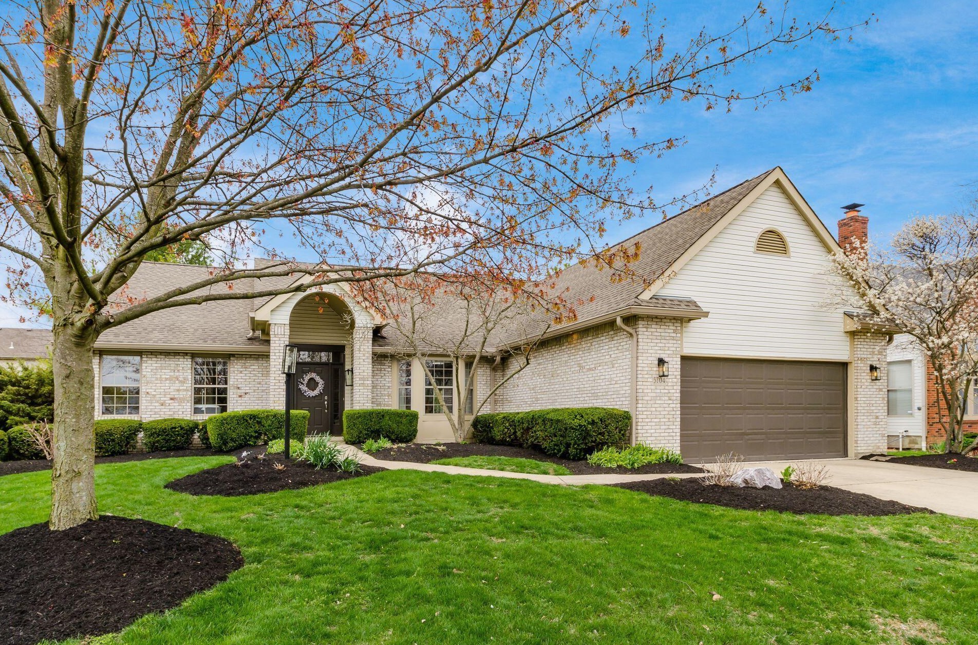5704 Sandymount Dr, Dublin, OH 43016-3262