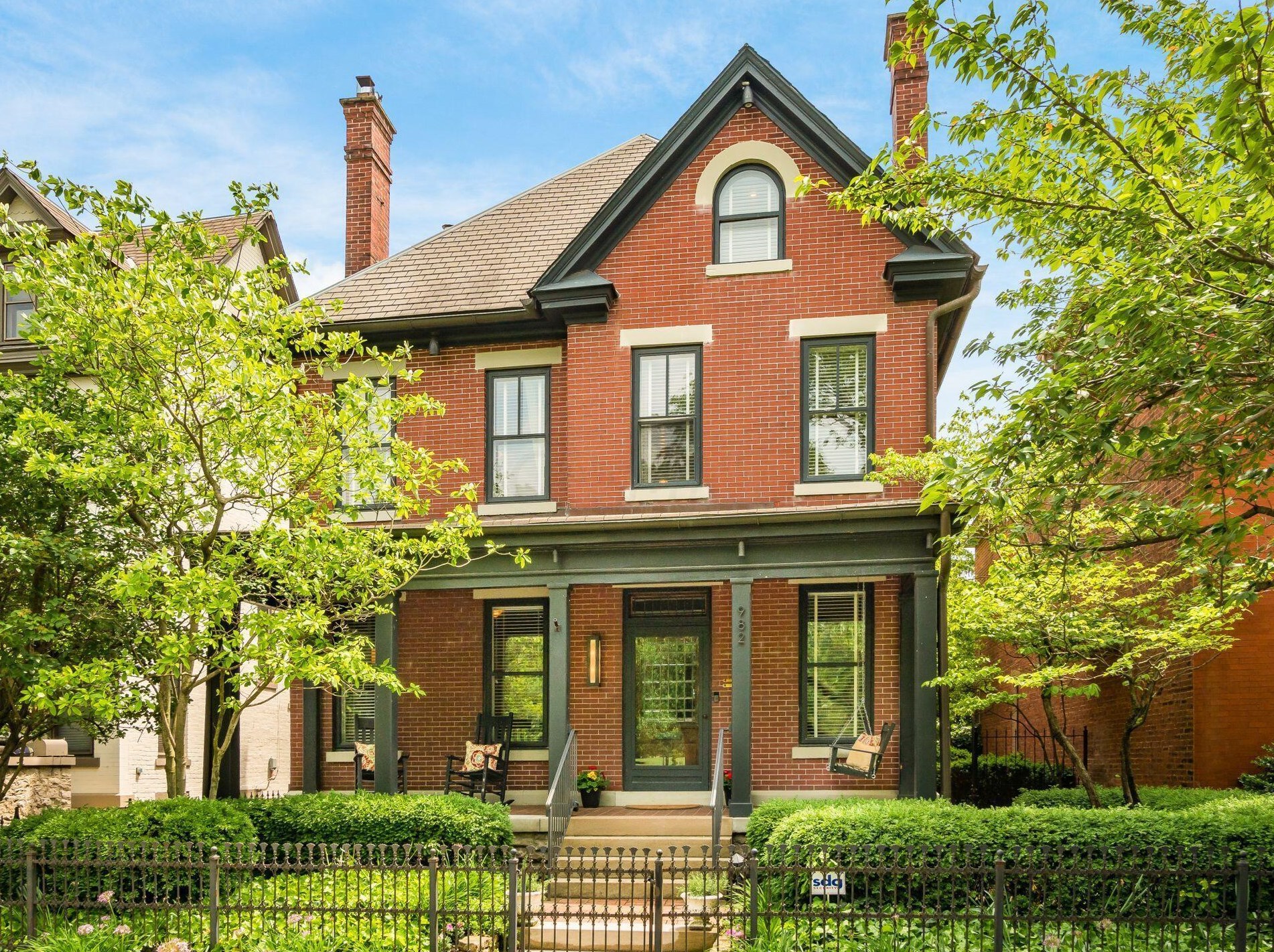 982 Jaeger St, Columbus, OH 43206-2625