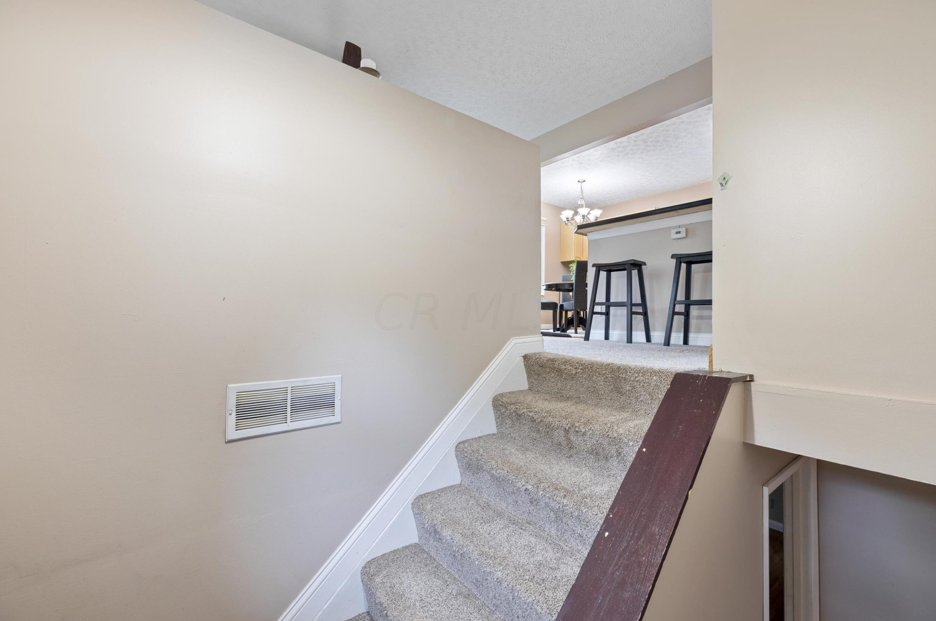 330 Oak Hill Dr, Westerville, OH 43081-3431