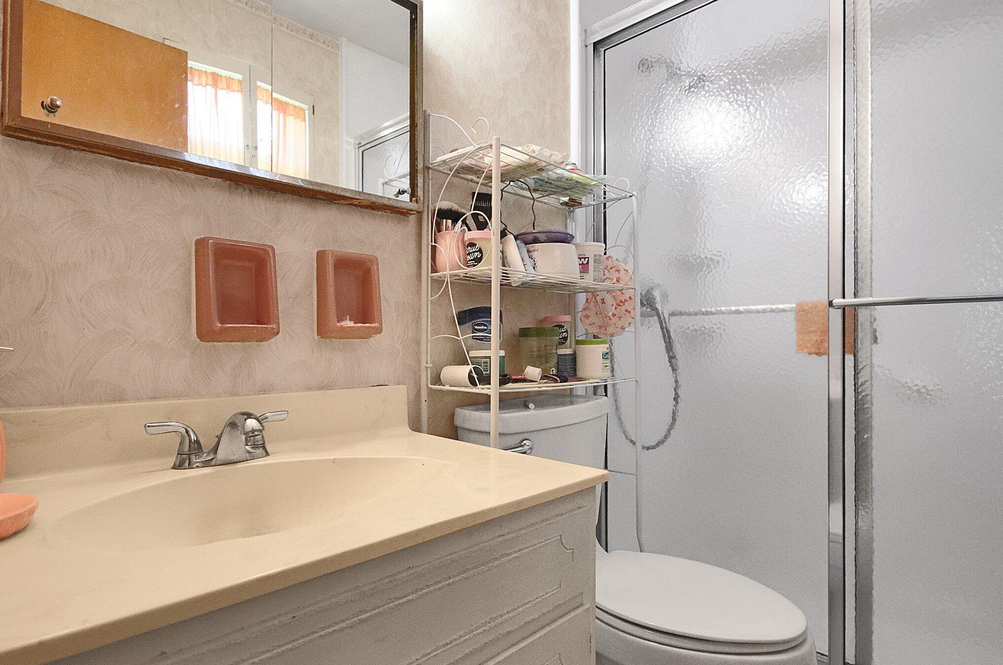 4203 Seigman Ave, Columbus OH 43213-2326 exterior