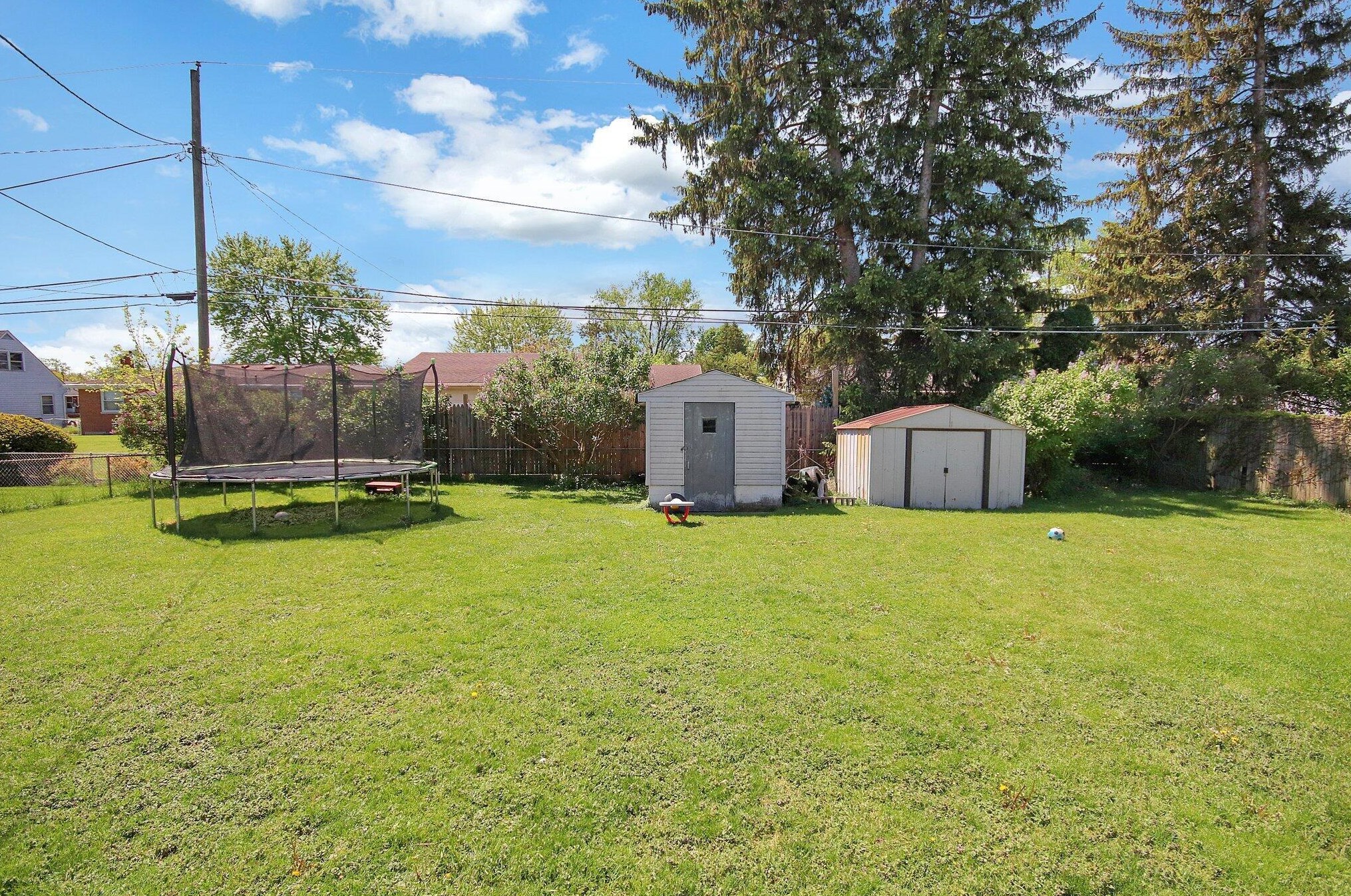 4203 Seigman Ave, Columbus OH 43213-2326 exterior