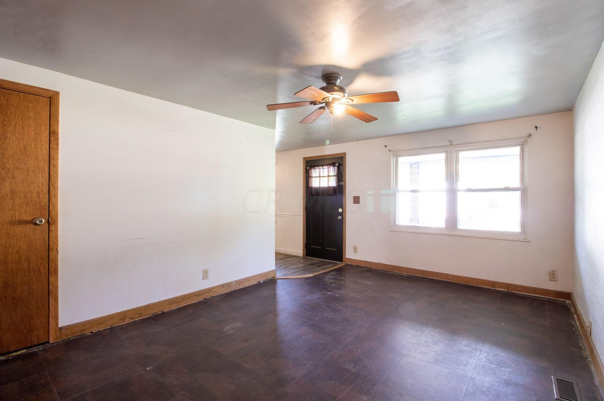 395 Amesbury Dr, Columbus, OH 43230-2342