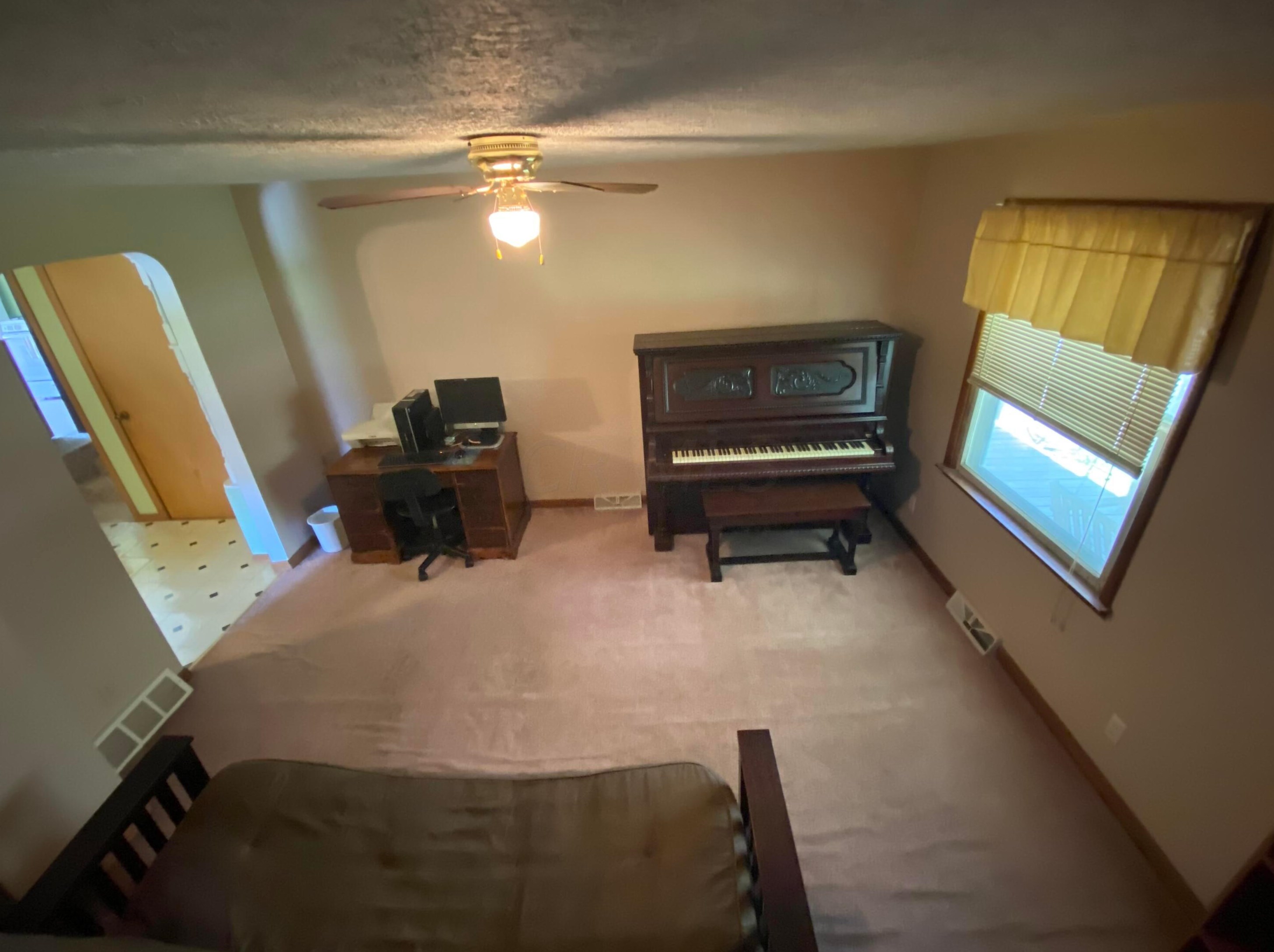 855 Mcgrery Rd, Lancaster OH 43130-9650 exterior